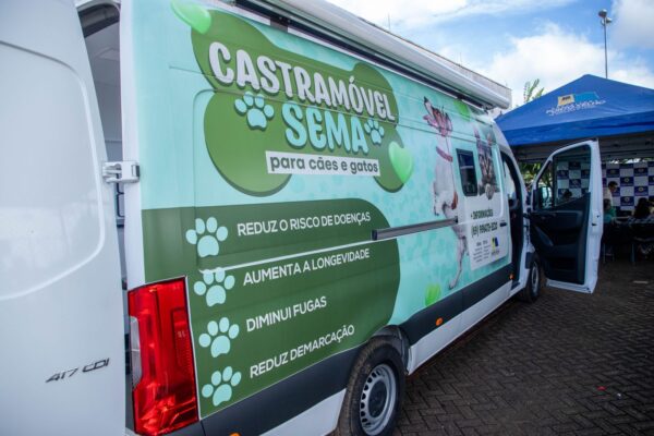 Prefeitura de Porto Velho entrega castramóvel e Samu Pet, oferecendo serviços veterinários públicos