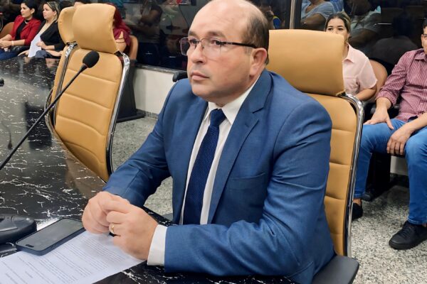 Vereador Edwilson Negreiros comemora reajuste salarial para servidores públicos de Porto Velho