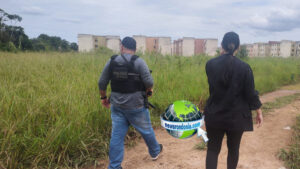www.deixaeutefalar.com.br Homicídios fazem buscas por corpo de adolescente decapitado em matagal de residencial na leste