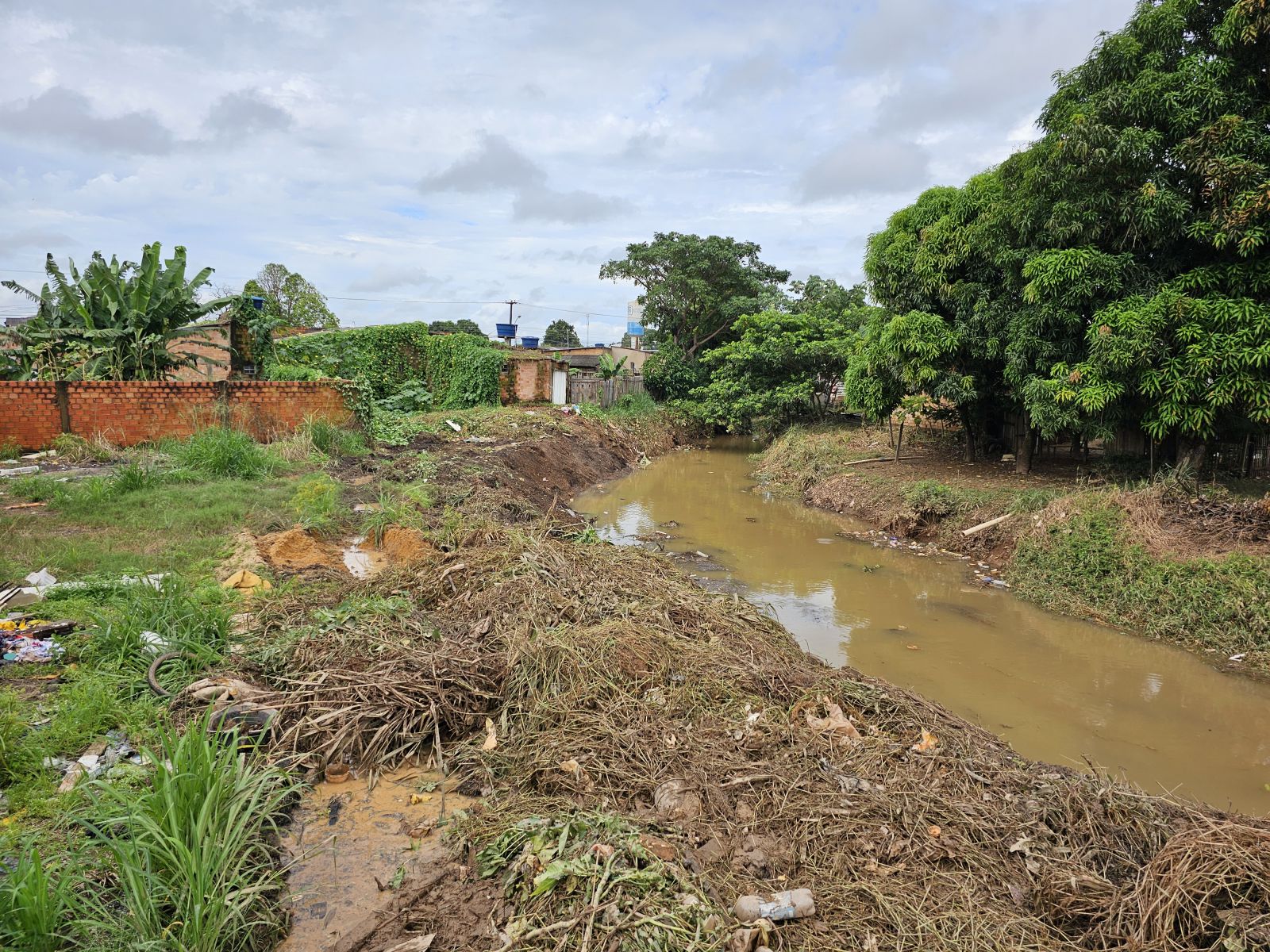 Prefeitura de Porto Velho segue com trabalho preventivo de limpeza de canais