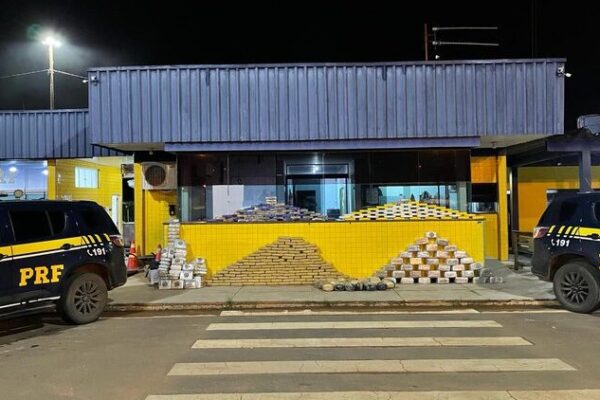 PRF apreende mais 400 kg de entorpecentes em Vilhena PRF apreende mais 400 kg de entorpecentes em Vilhena