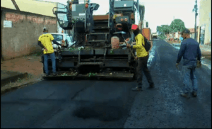 www.deixaeutefalar.com.br Edwilson Negreiros contribui com avanço nas obras de recapeamento na Zona Leste da Capital