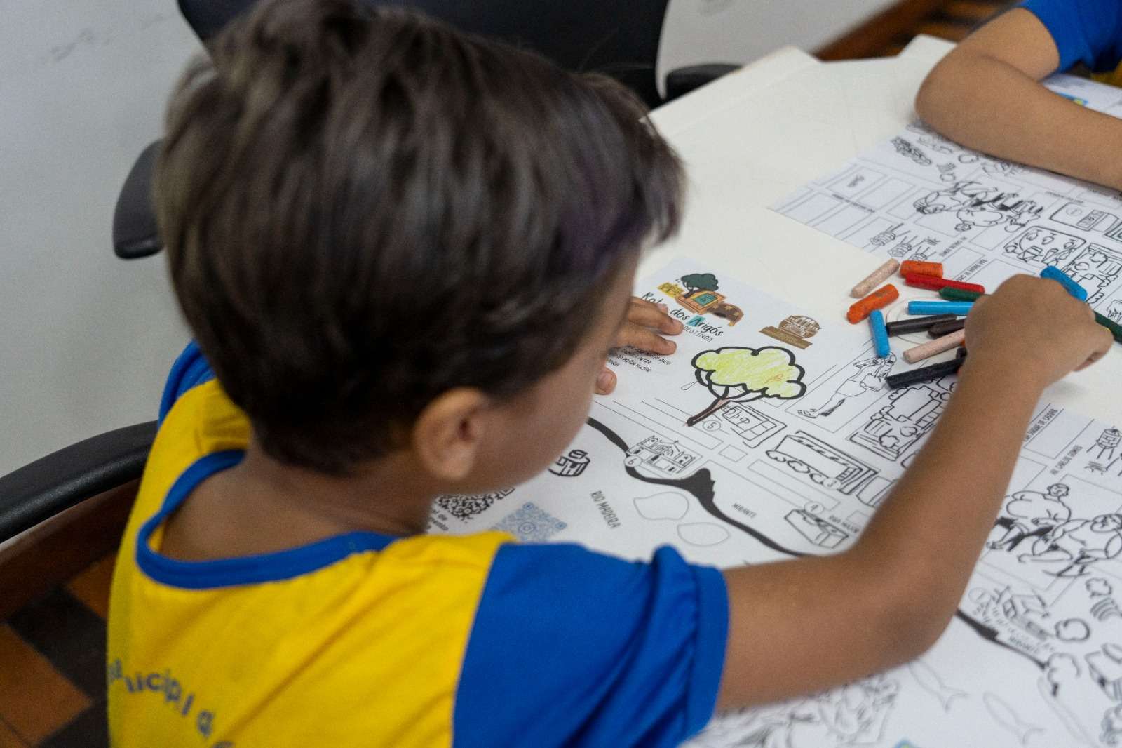 Alunos da Escola Meu Pequeno Jones visitam pontos turísticos e Prédio do Relógio em Porto Velho