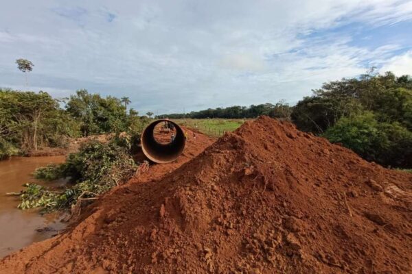 Prefeitura realiza recuperação de bueiro na Linha 31 de Março