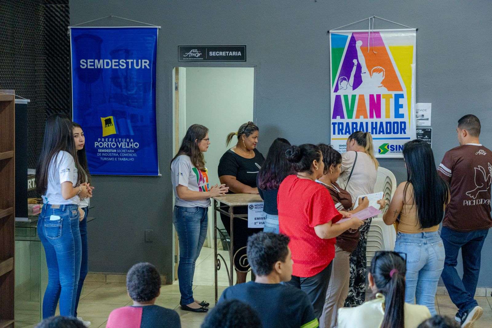 Projeto social “Coração em Ação” e Sine Itinerante contemplam moradores do bairro Esperança da Comunidade neste sábado (4)