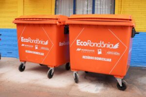 www.deixaeutefalar.com.br Pela primeira vez, distritos e comunidades do baixo Madeira contam com serviços de coleta de lixo