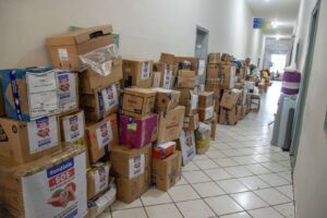 Prédio do Relógio segue como ponto de coleta para doações às vítimas da enchente no Rio Grande do Sul