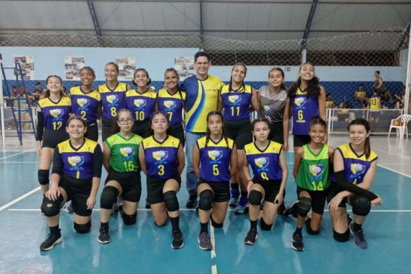 Equipes de voleibol do Programa Talentos do Futuro participam de competição em Vilhena