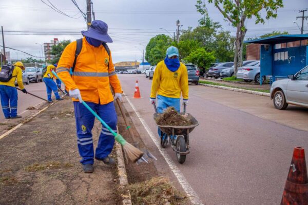 Servidores pedem respeito ao trabalho e conscientização da população para manter a cidade limpa
