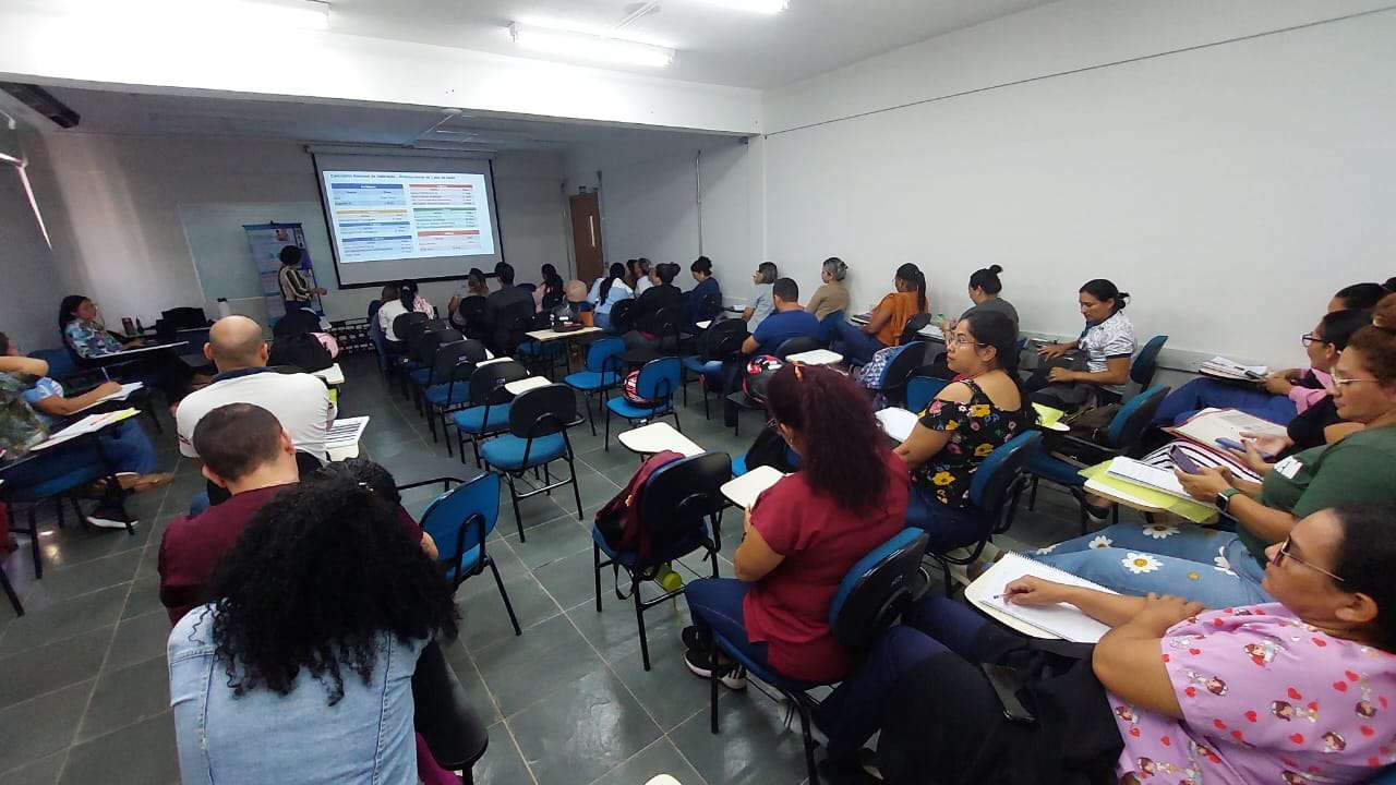 Prefeitura capacita novos vacinadores para atuarem nas unidades de saúde