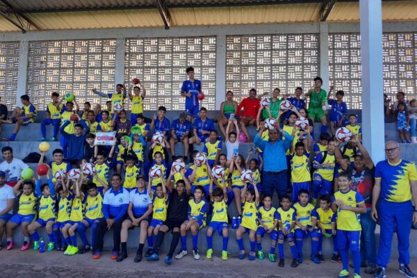 Programa Talentos do Futuro realiza reposição de materiais esportivos e palestras nos distritos do eixo da BR-364