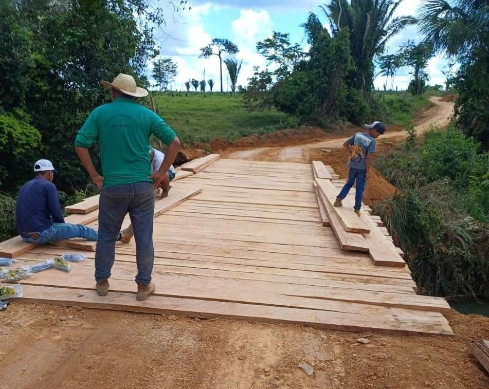 Prefeitura recupera ponte da Linha 8 em União Bandeirantes