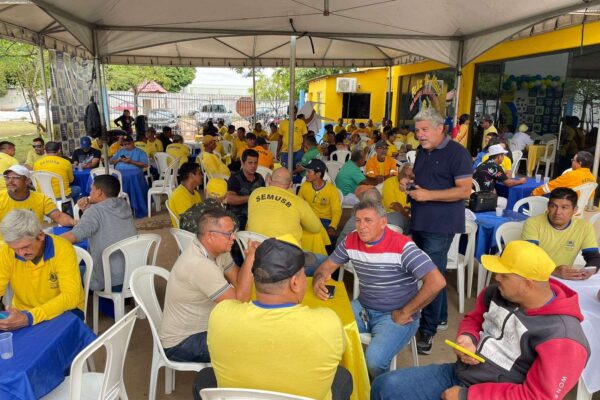 Almoço homenageia profissionais da limpeza urbana porto-velhense