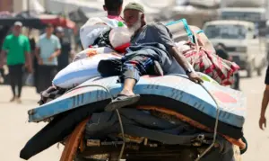 Forças israelenses intensificam bombardeio em Gaza