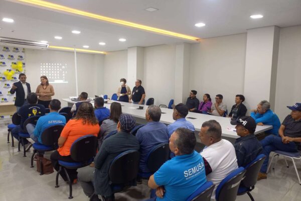 Prefeitura realiza 2° Encontro dos Condutores em Transporte com foco na prevenção de acidentes de trânsito