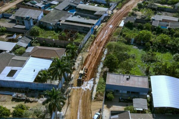Mais de 40 ruas do bairro Três Marias recebem manutenção e reparos
