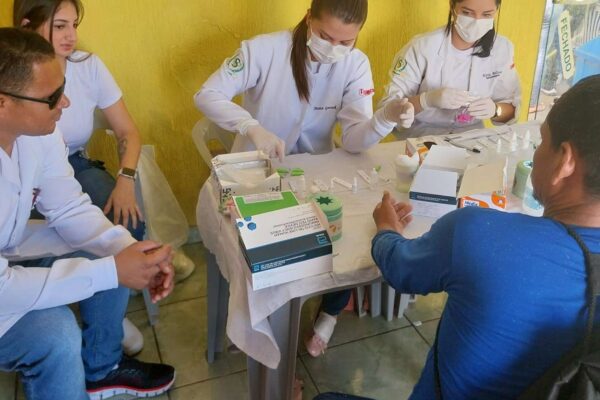 Centro Pop recebeu serviços da Agevisa e da Semusa nesta terça- feira (25)