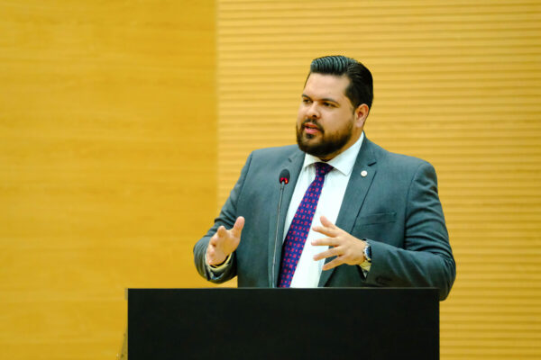 Deputado Jean Oliveira destaca a importância da doação de sangue no “Junho Vermelho