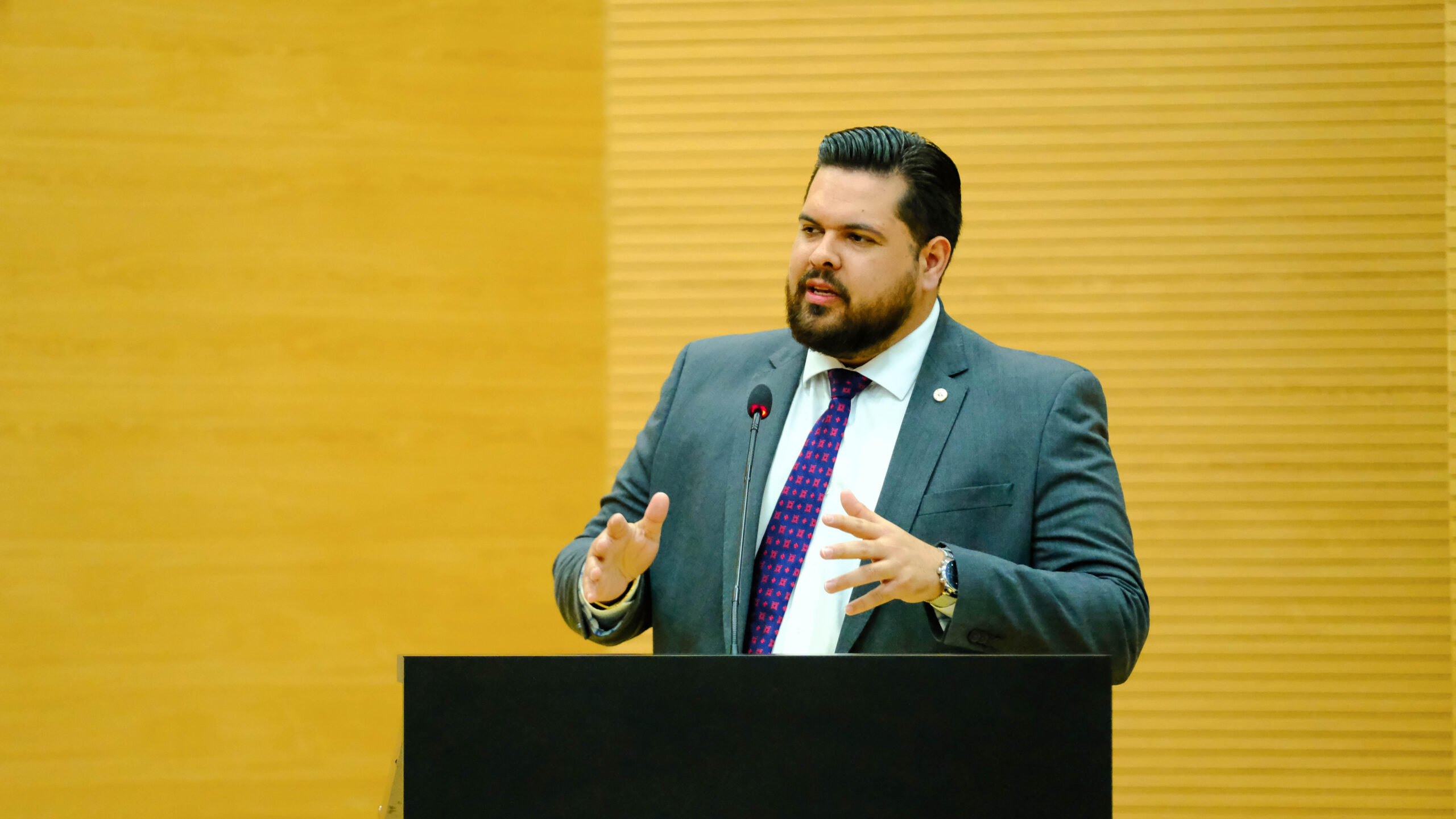 Deputado Jean Oliveira destaca a importância da doação de sangue no “Junho Vermelho