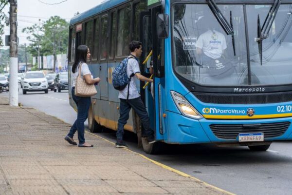 Prefeitura de Porto Velho disponibiliza rota extra de ônibus para atender visitantes do Arraial Flor do Maracujá