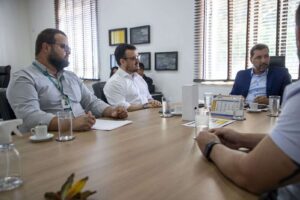 www.deixaeutefalar.com.br Prefeitura firma parceria com Sicoob Credisul para obras em União Bandeirantes