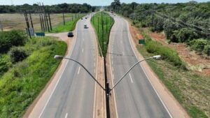 Prefeitura conclui implantação de luminárias de LED em trecho da BR-364