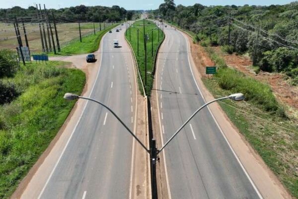 Prefeitura conclui implantação de luminárias de LED em trecho da BR-364
