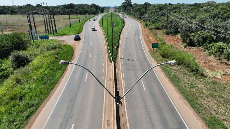 Prefeitura conclui implantação de luminárias de LED em trecho da BR-364