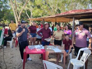 www.deixaeutefalar.com.br Deputado Jean Oliveira incentiva Futebol Society em Ji-Paraná com entrega de Kits Esportivos