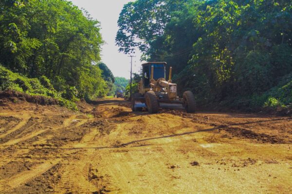 Prefeitura de Porto Velho trabalha na recuperação da Estrada do Belmont