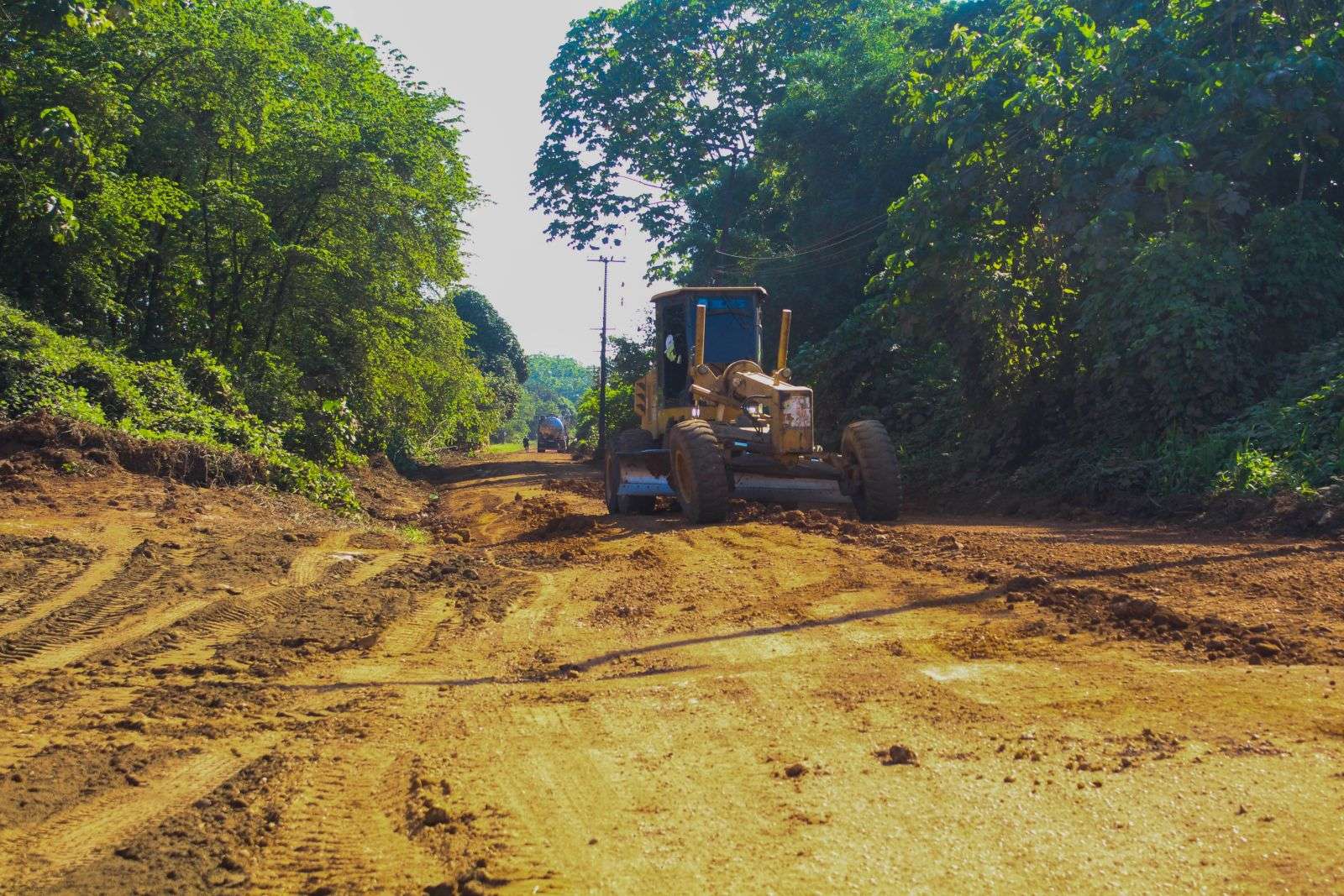 Prefeitura de Porto Velho trabalha na recuperação da Estrada do Belmont