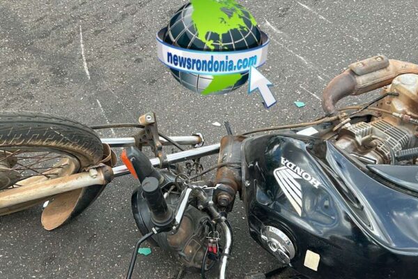 Roda de moto é arrancada em acidente com duas vítimas