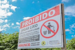 www.deixaeutefalar.com.br Descartar lixo de forma irregular é crime ambiental passivo de multa e processo criminal