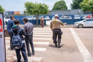 www.deixaeutefalar.com.br Prefeitura realiza campanha integrada de educação no trânsito para a volta às aulas