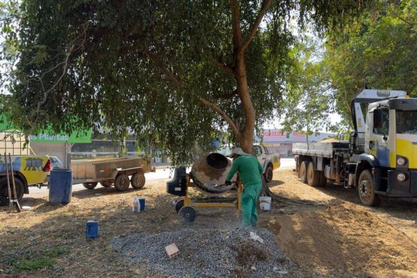 Prefeitura moderniza iluminação da avenida Jorge Teixeira