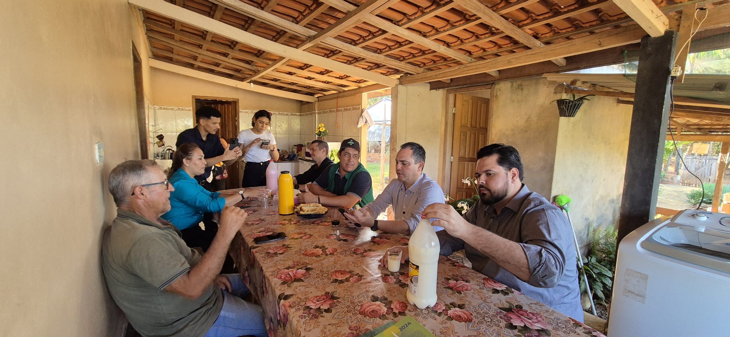 Deputado Jean Oliveira e Vice-Governador Sérgio Gonçalves Visitam Agroindústria de Iogurte da Família Eggert em Alta Floresta
