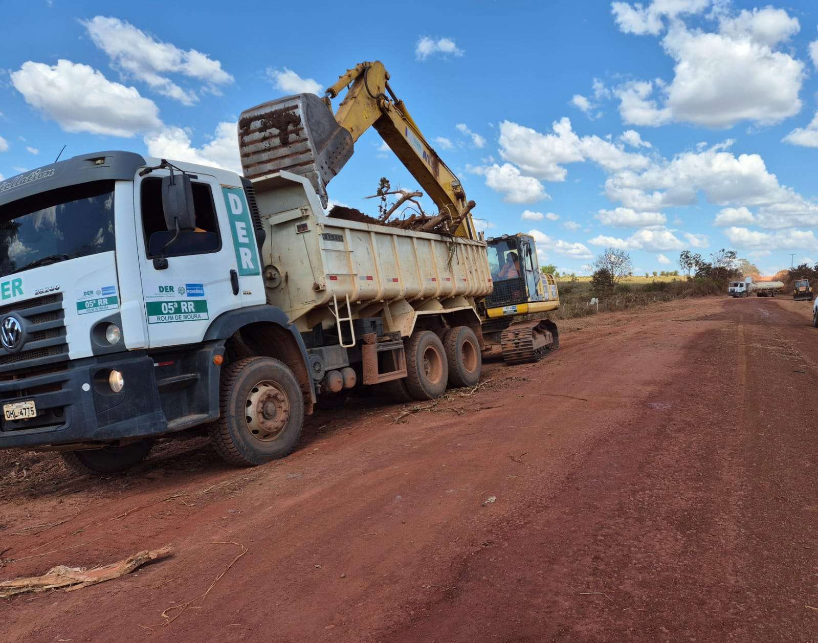 Governo de Rondônia atende solicitação do deputado Jean Oliveira e inicia obra de pavimentação asfáltica na Linha 208 em Nova Estrela