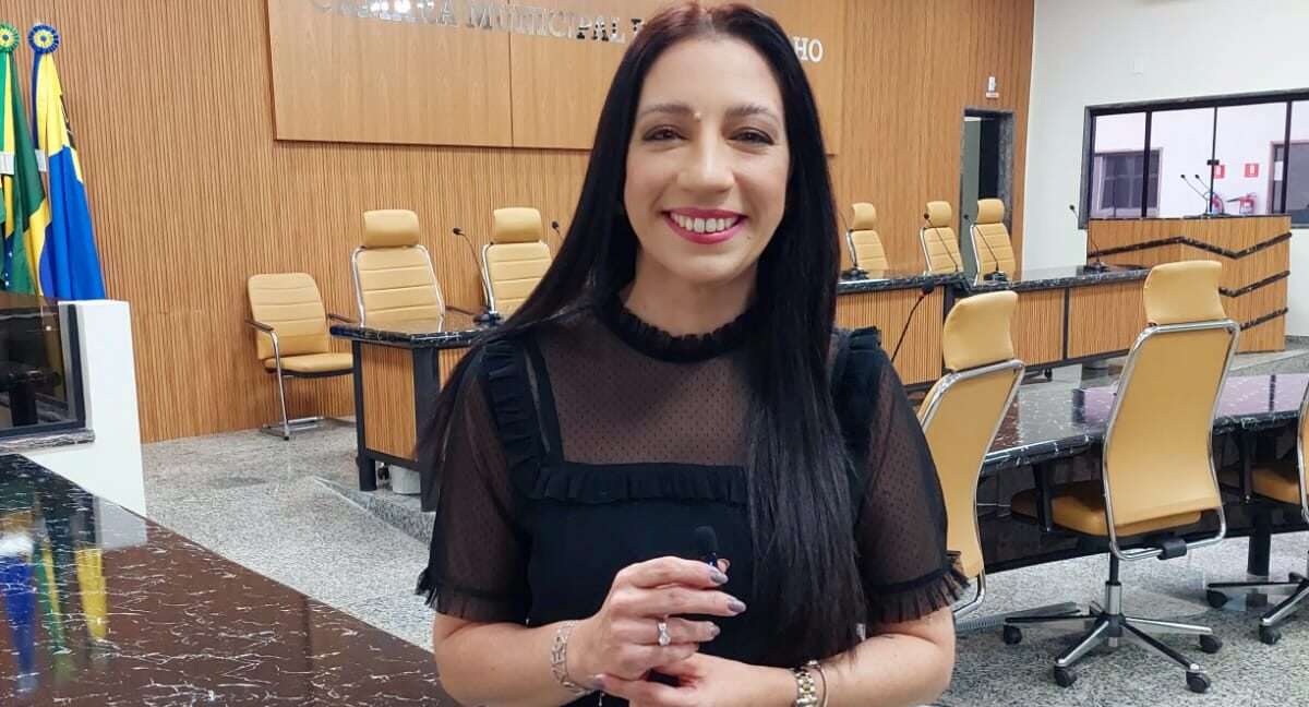 Avante sofre baixa com a desistência de Renata Camurça