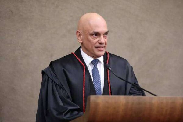 Oposição iniciará coleta de assinaturas para pedir o impeachment de Alexandre de Moraes