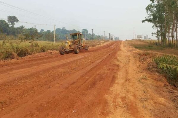 Alan Queiroz requer melhoria das estradas no KM 07 da RO-420, em Buritis