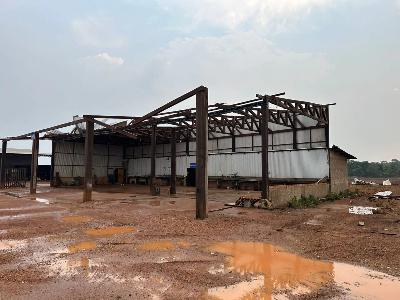 Temporal devastador causa destruição em propriedade rural de vô Anibal, em Porto Velho