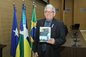 www.deixaeutefalar.com.br Lançamento de livro retrata os 40 anos da história do Parlamento de Rondônia