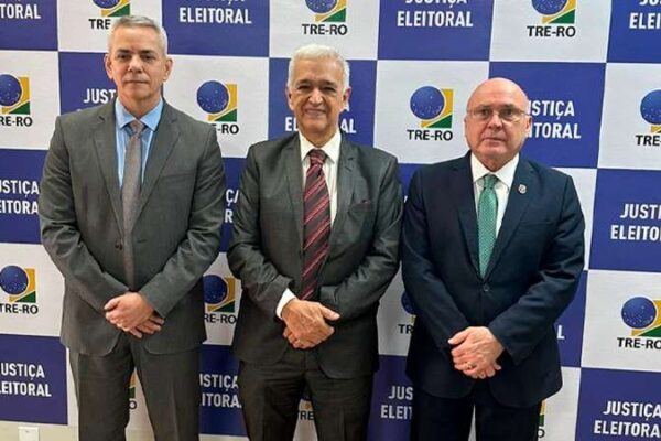 Procurador-Geral de Justiça e Corregedor do MPRO visitam TRE-RO para discutir eleições