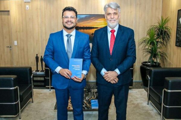 Deputado Marcelo Cruz enaltece segurança jurídica em encontro na Alero