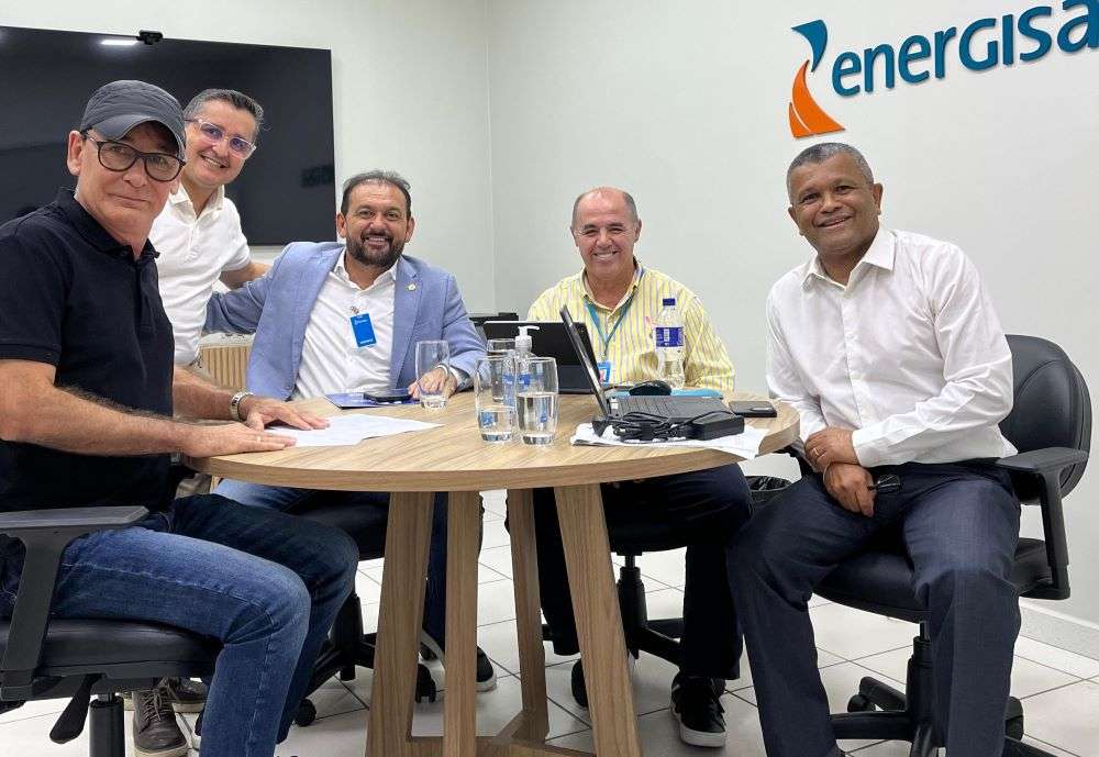 Laerte Gomes se encontra com a diretoria da Energisa para discutir a iluminação de um trecho da BR-364 em Ouro Preto do Oeste