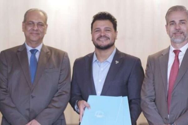 Assembleia recebe proposta de novo PCCS para servidores do Judiciário