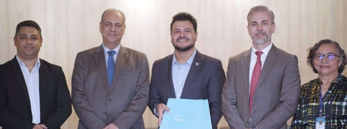 Assembleia recebe proposta de novo PCCS para servidores do Judiciário