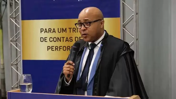 Presidente do TCE-RO anuncia abono de R$ 10 mil para servidores