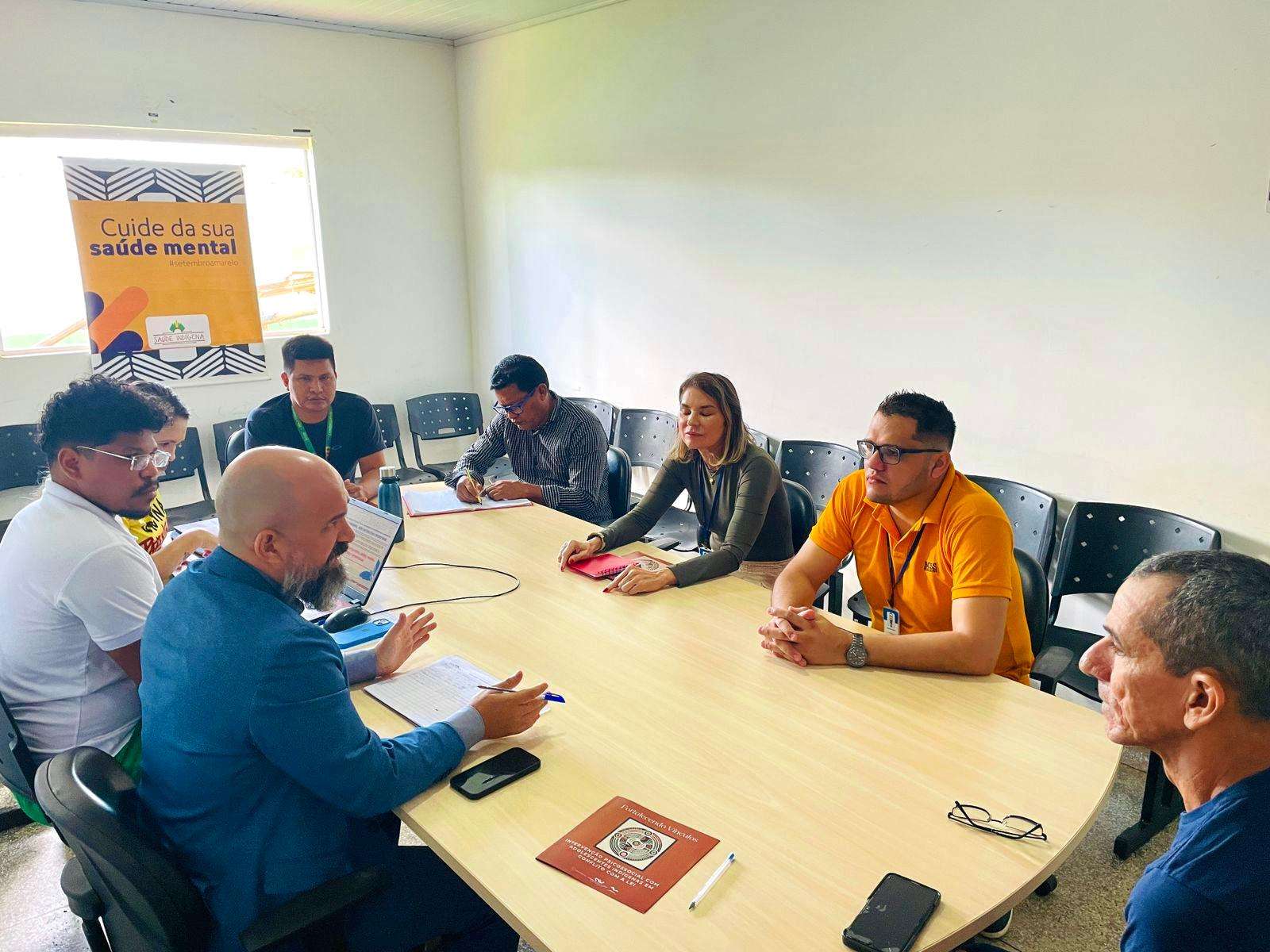 Reunião na comarca de Guajará Mirim discute intervenção psicossocial para adolescentes indígenas em conflito com a lei