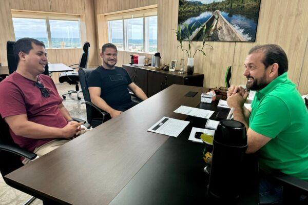 Laerte Gomes recebe servidores de Ciretrans do interior do estado